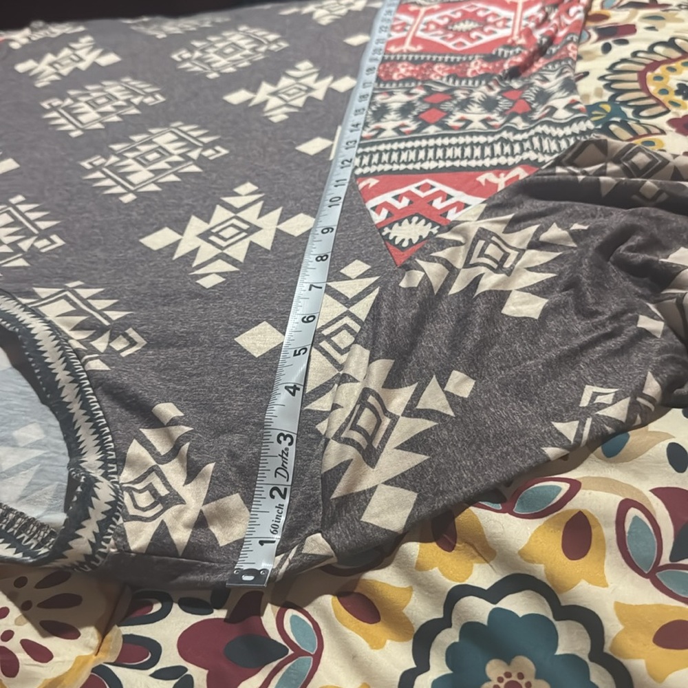 BloomChic Gray and Red Patterned Top - Picture 11 of 12